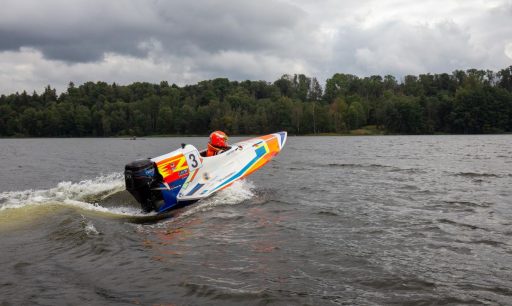 “Kerget vinti!” ehk Tuhisedes mööda ringrada keset järve